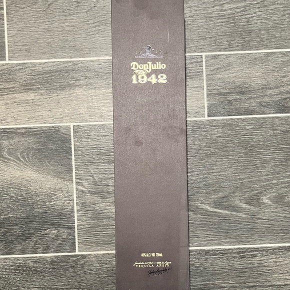 Display Decor - Picture 2 of 2